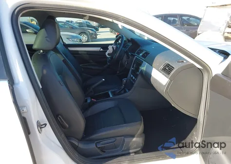 2012 Volkswagen Passat 3.6L V6 Se z USA, uszkodzony, nr VIN 1VWBM7A32CC095353